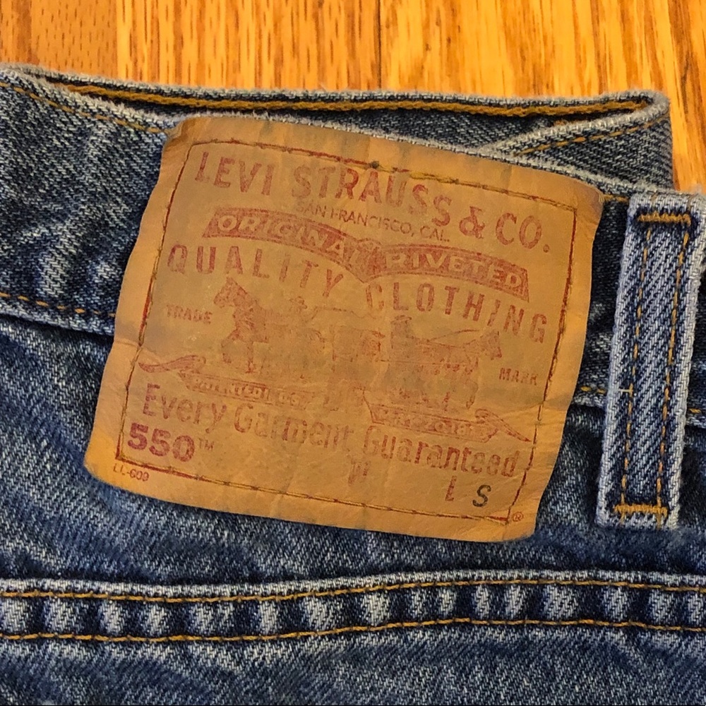 Vintage High Waisted Levi’s 550 jeans